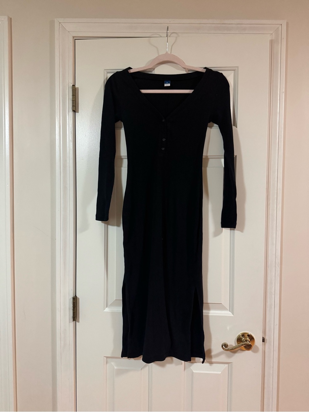 Old Navy Black Long-Sleeve V-Neck Maxi Dress